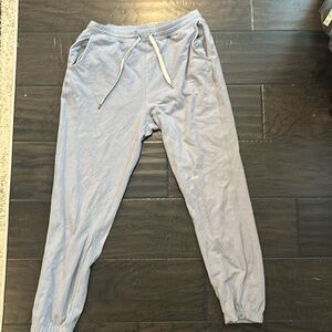 Vuori- joggers(size Medium) boyfriend cut